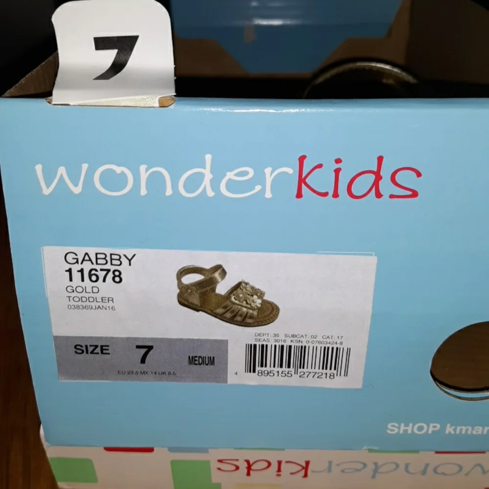 🌞 Wonder Kids Gold Sandals Size 7 - Picture 7 of 7